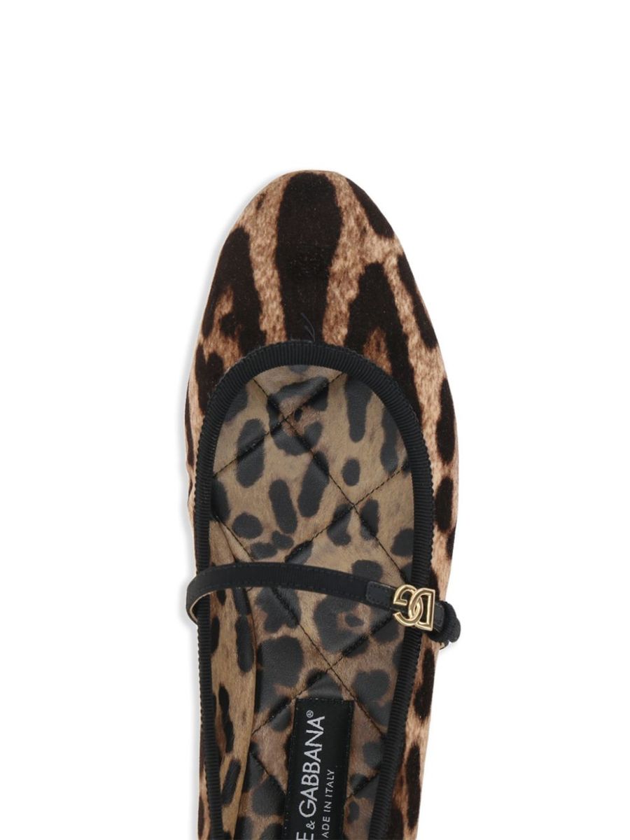 Dolce & Gabbana Flat Shoes
