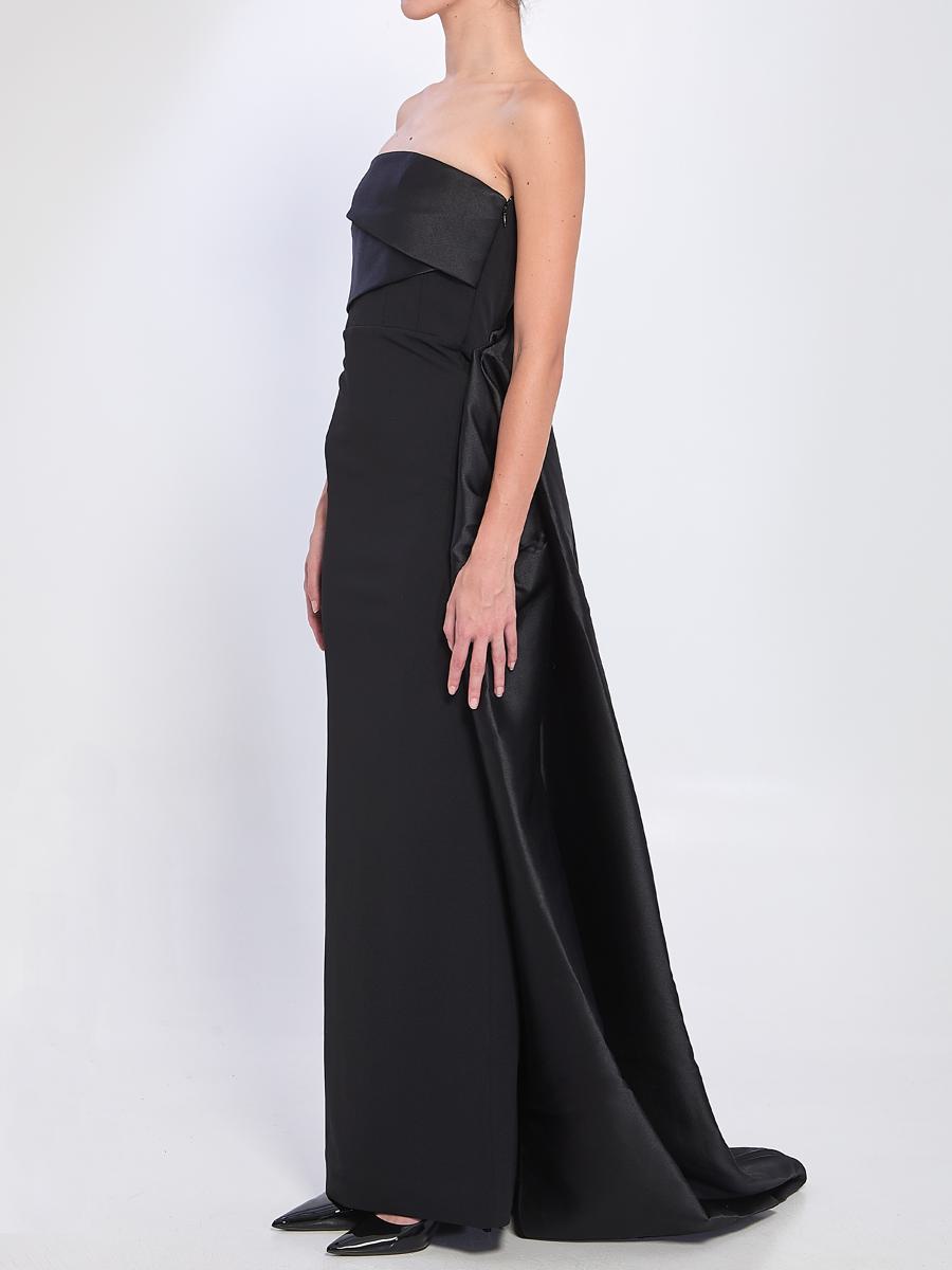 Kisnley Maxi Dress In Black