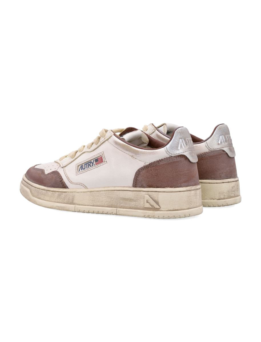 Autry Medalist Low Super Vintage Sneakers
