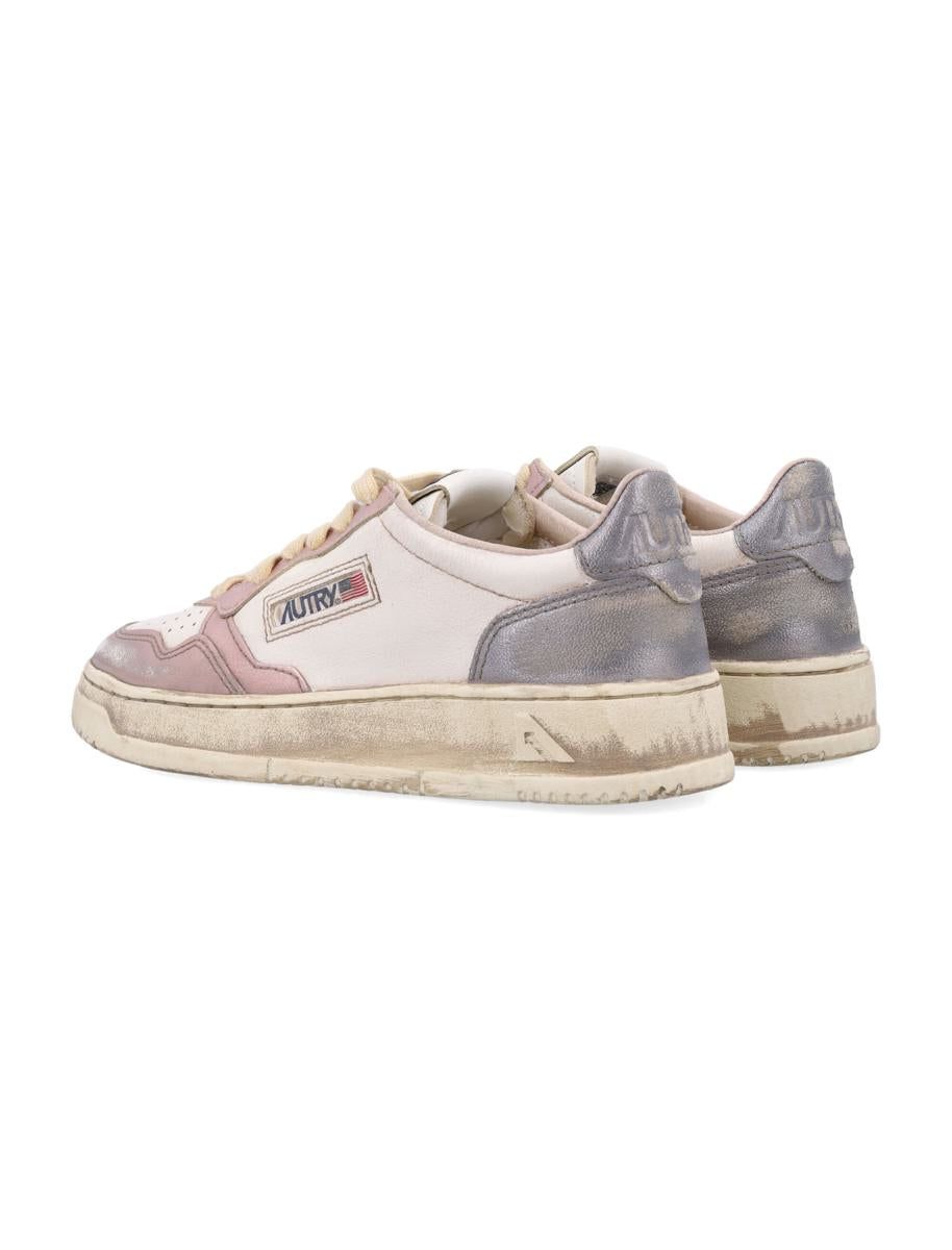 Autry Medalist Low Super Vintage Woman'S Sneakers In White And Rose