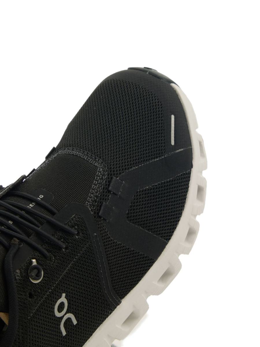 On Running Cloud 6 Sneakers