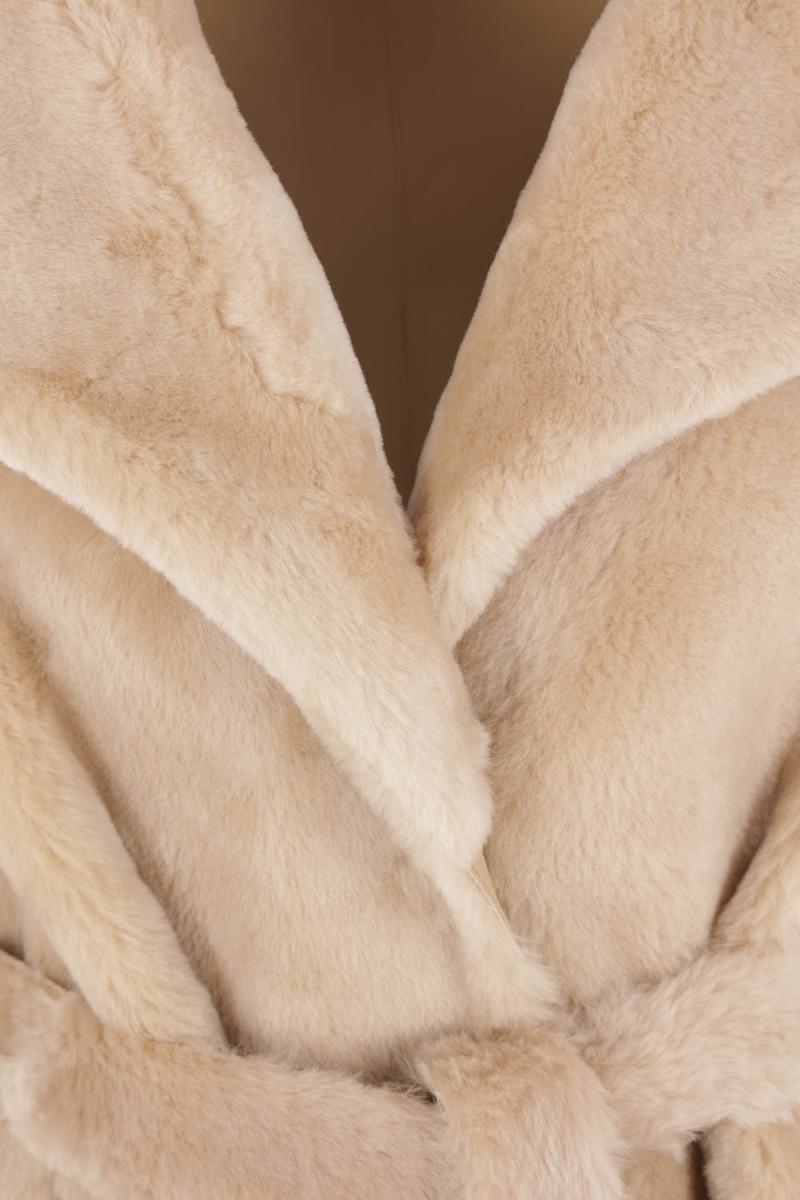 Arma Coats