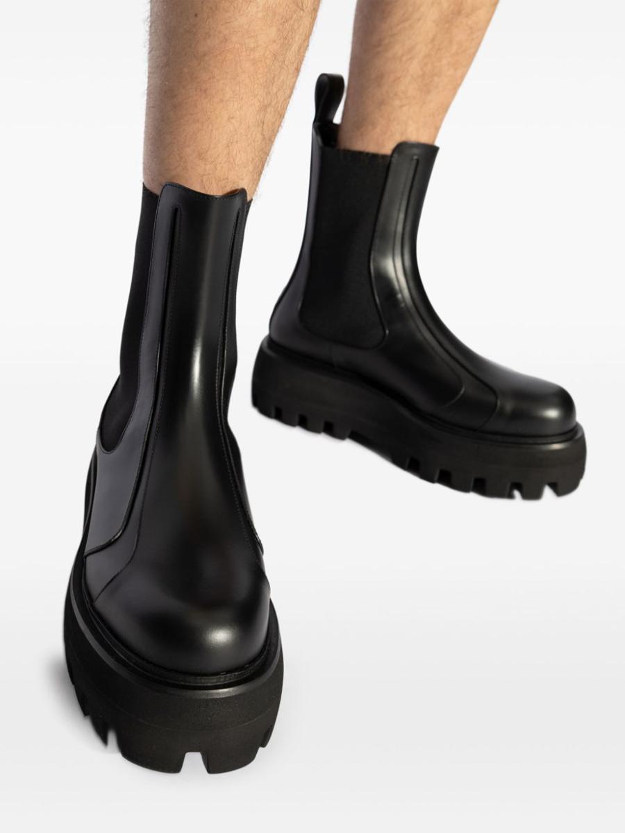 Alexander McQueen Black Leather Chelsea Boots