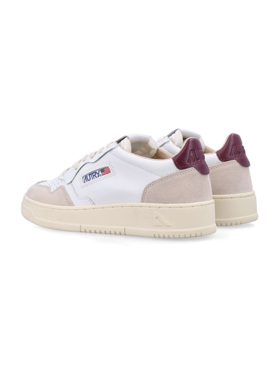 Autry Medalist Low Women'S Sneakers In White And Burgundy Suede And Leather