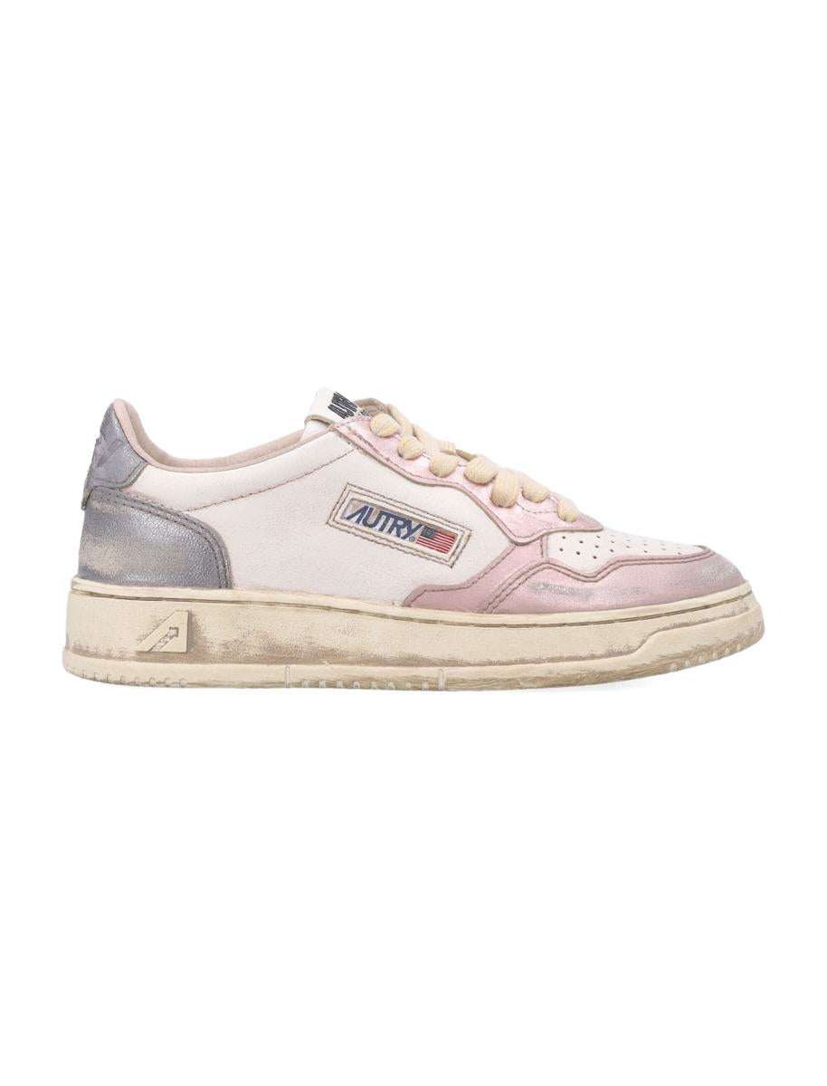 Autry Medalist Low Super Vintage Woman'S Sneakers In White And Rose