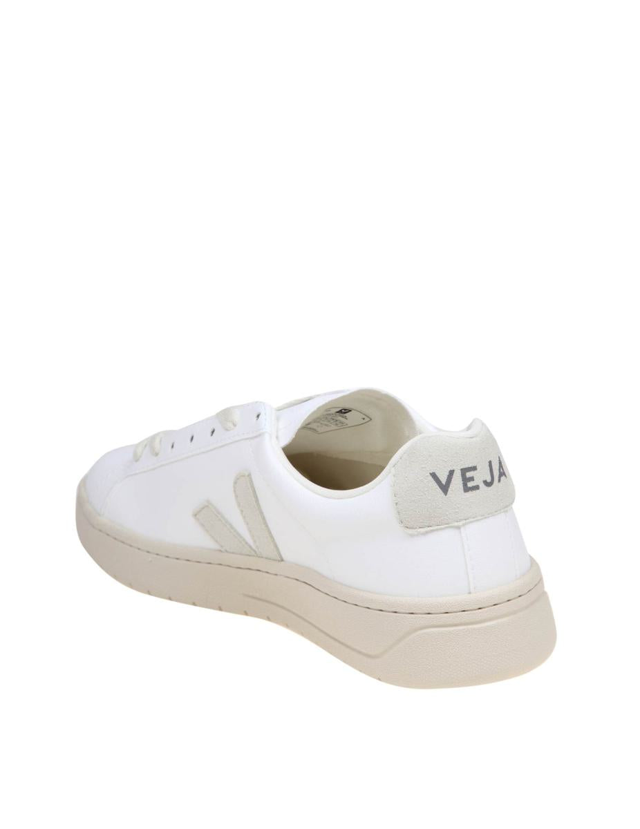 Veja Sneakers In Coated Organic Cotton