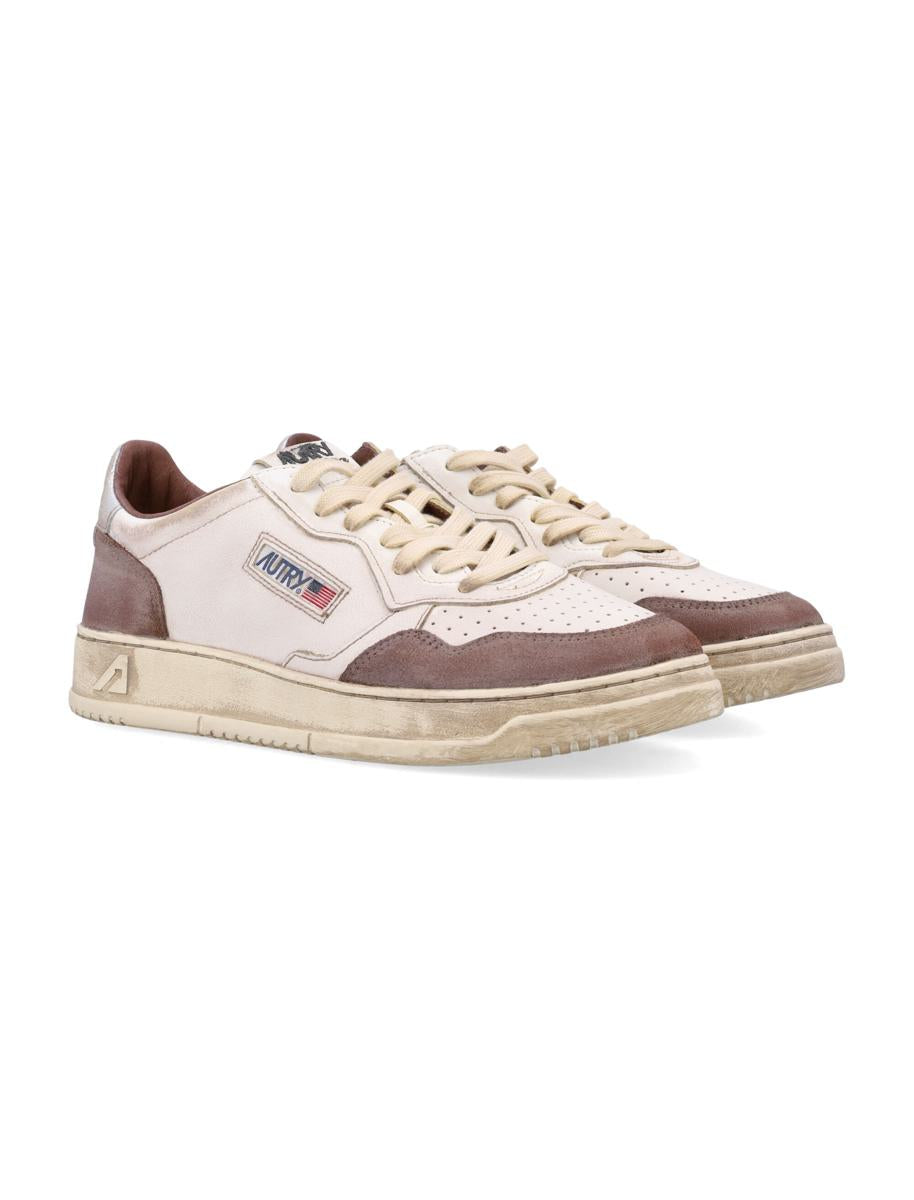 Autry Medalist Low Super Vintage Sneakers
