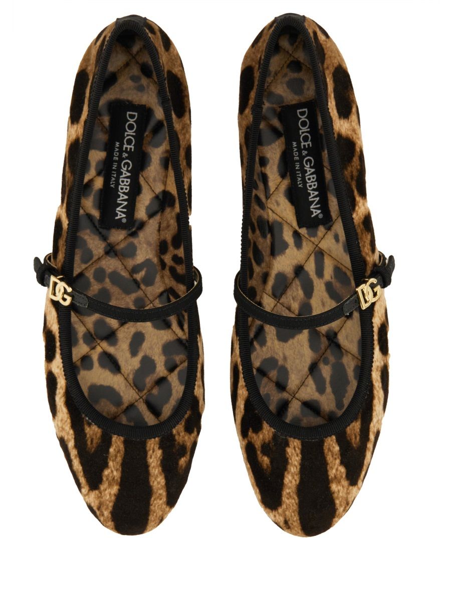 Dolce & Gabbana Flat Shoes