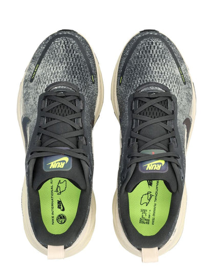Nike Vomero 18 Running Shoes
