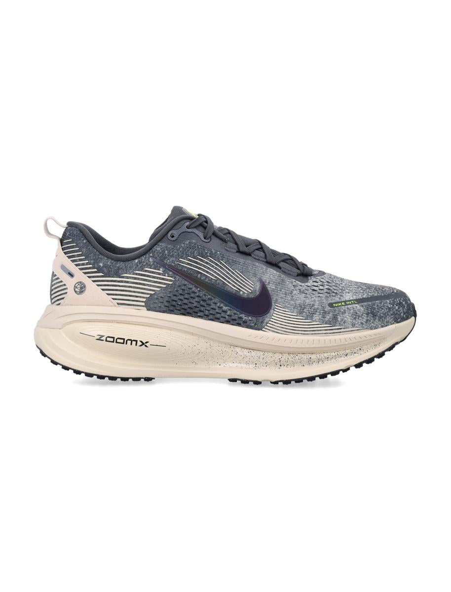 Nike Vomero 18 Running Shoes