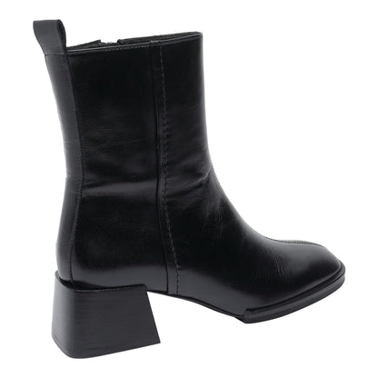 Poeve Boots