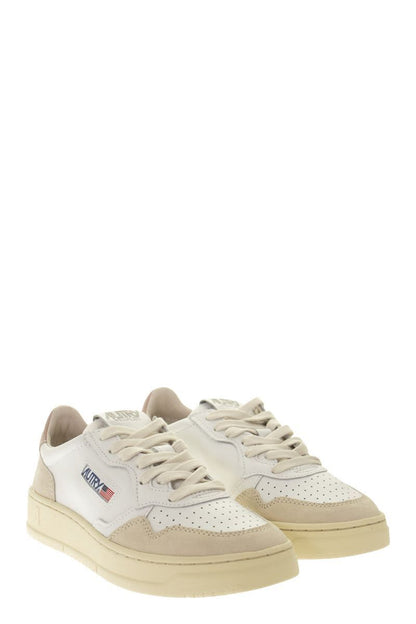 Autry "Medalist Low" Sneakers