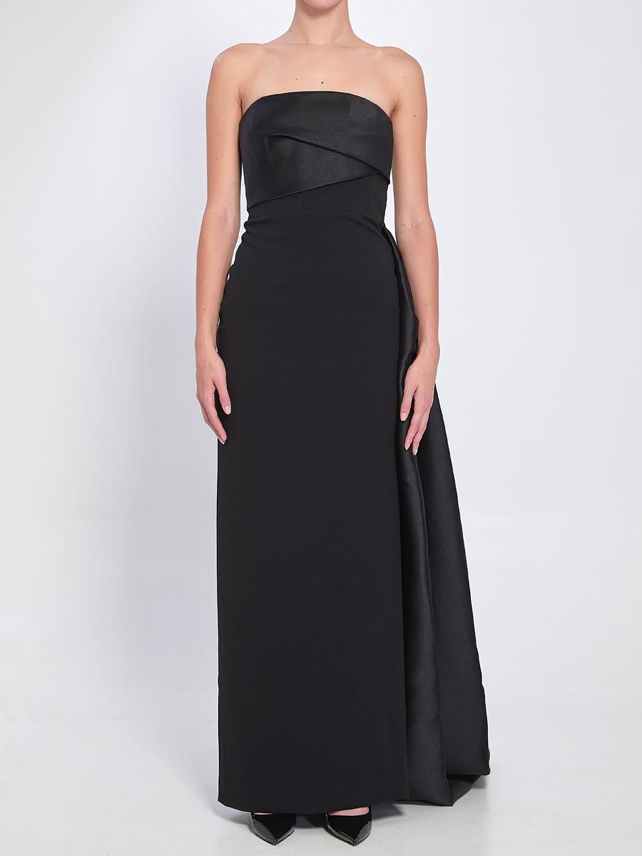 Kisnley Maxi Dress In Black