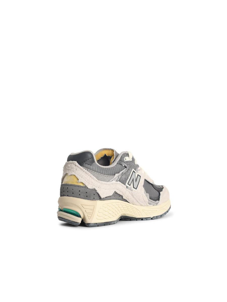 New Balance '2002 R' Grey Fabric Sneakers